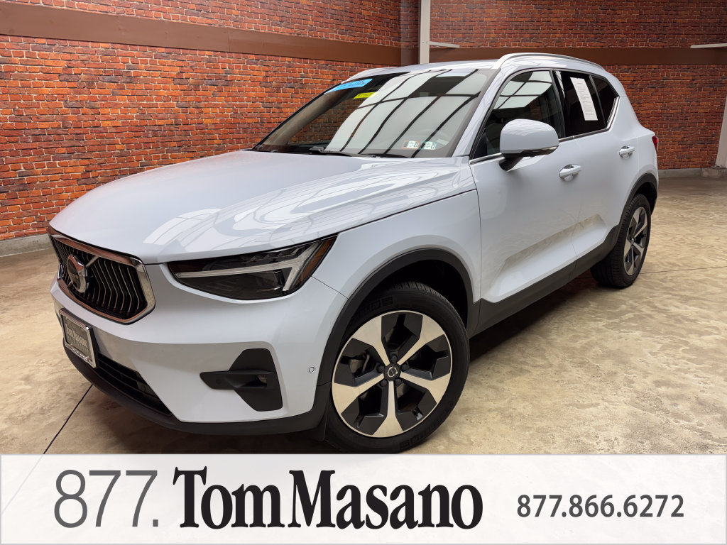 Used 2024 Volvo XC40 B5 Plus w/ Protection Package Premier AWD/4WD image 1