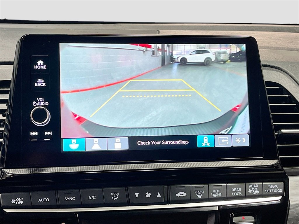Used 2025 Honda Odyssey Elite image 14