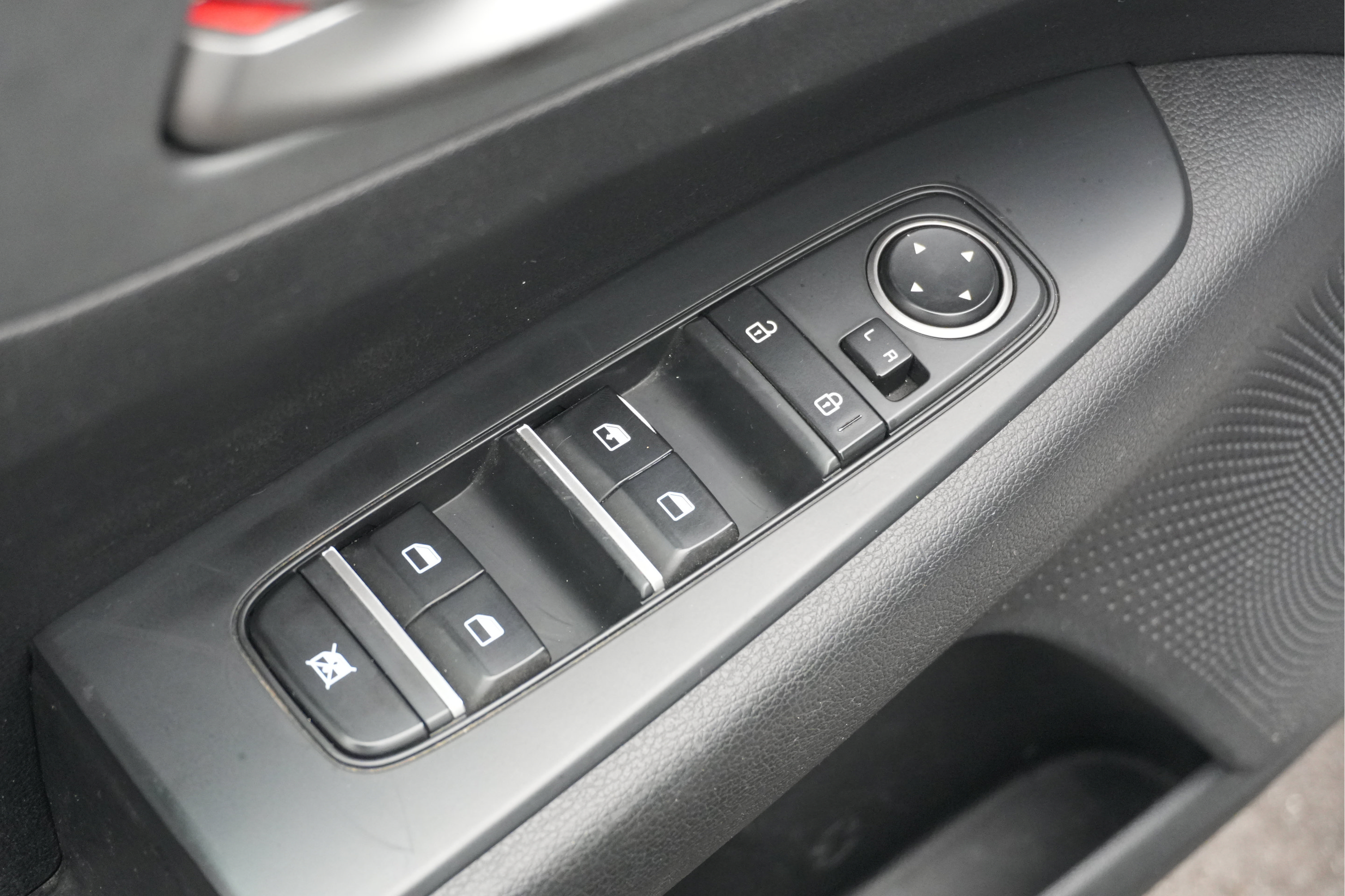 Used 2021 Kia Forte LXS FWD image 17