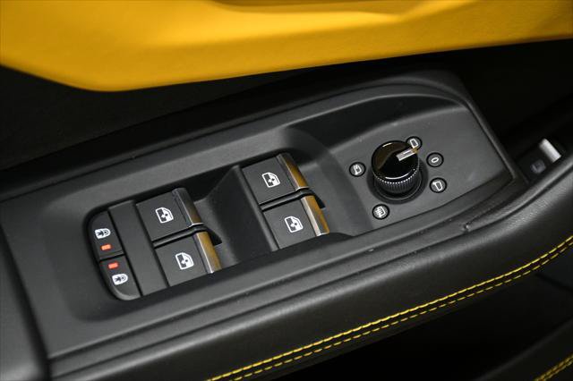 Used 2025 Lamborghini Urus SE AWD/4WD image 36