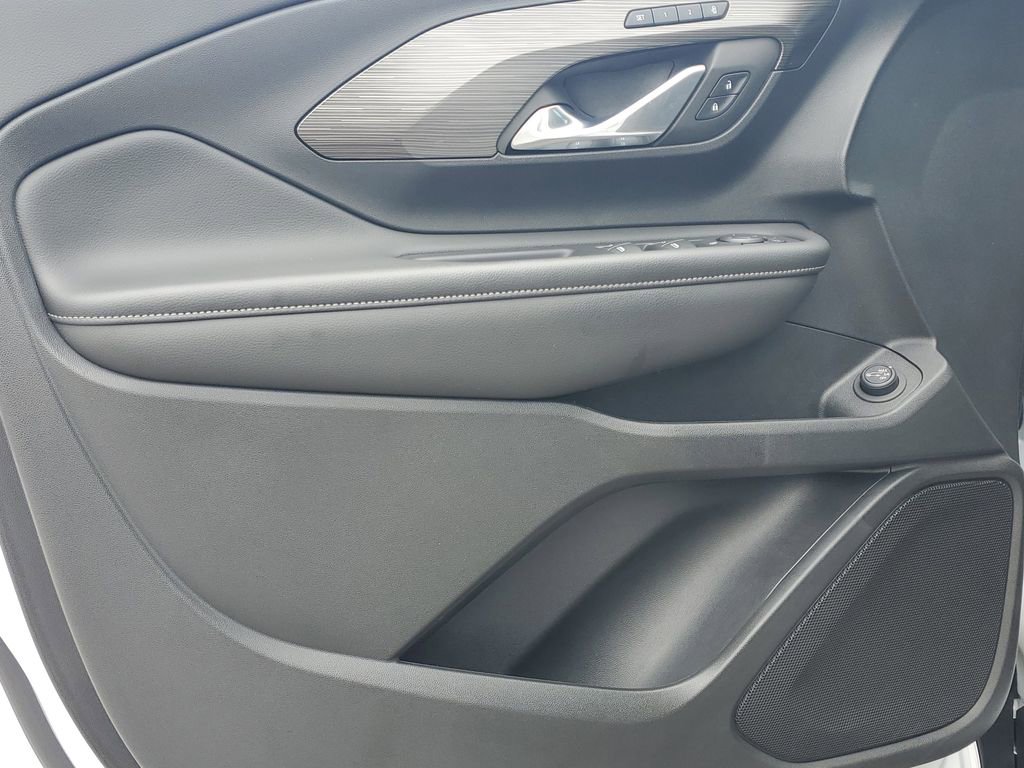 Used 2023 GMC Terrain SLT w/ Elevation Edition image 21