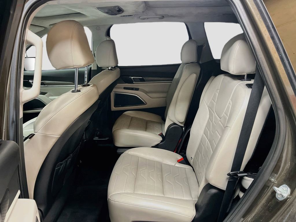 Used 2022 Kia Telluride SX w/ SX Prestige Package image 26