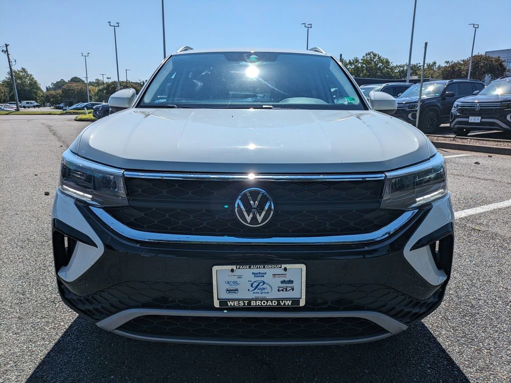 Used 2024 Volkswagen Taos SE image 9