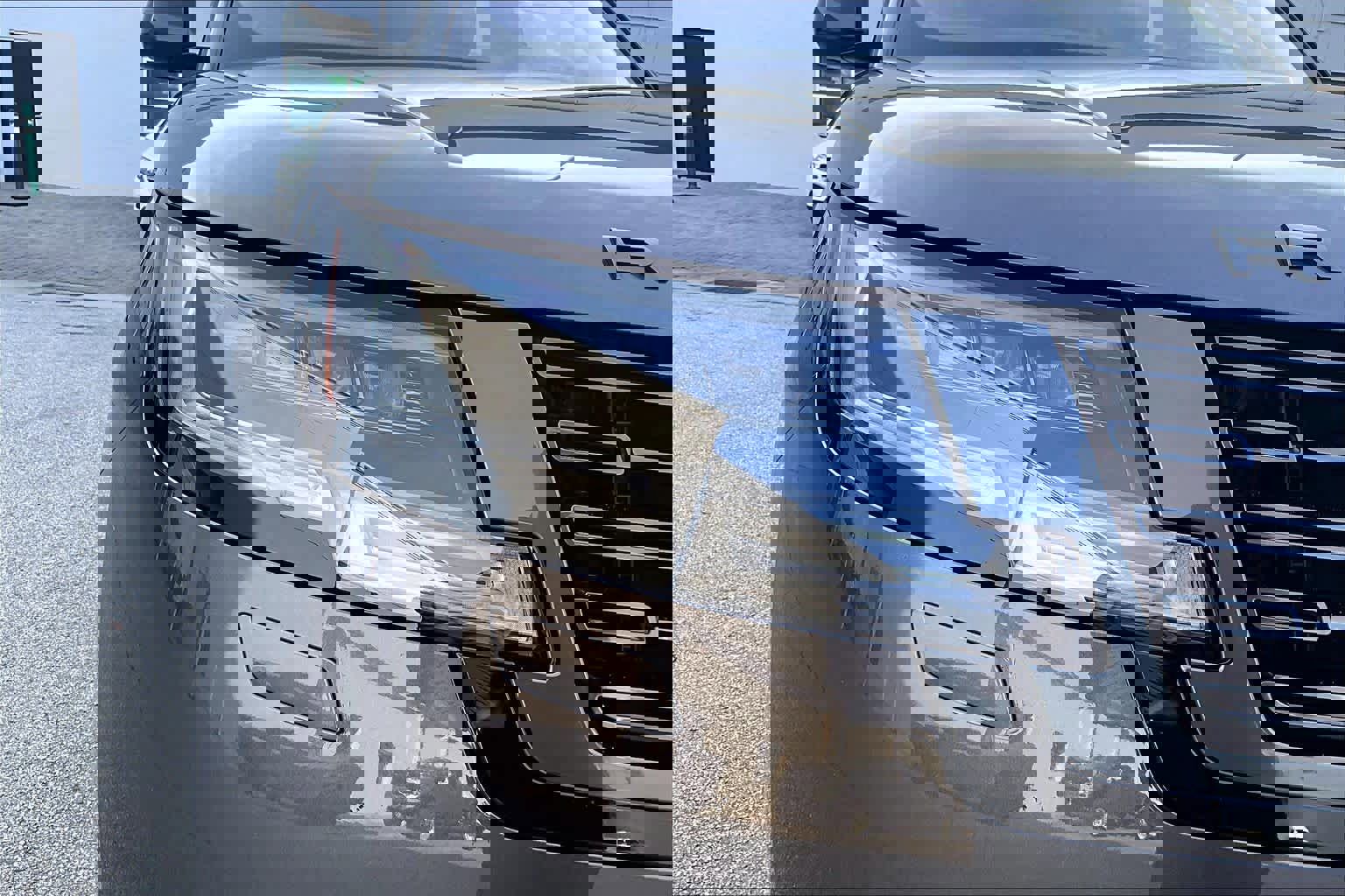 Used 2023 Land Rover Range Rover Long Wheelbase First Edition image 27