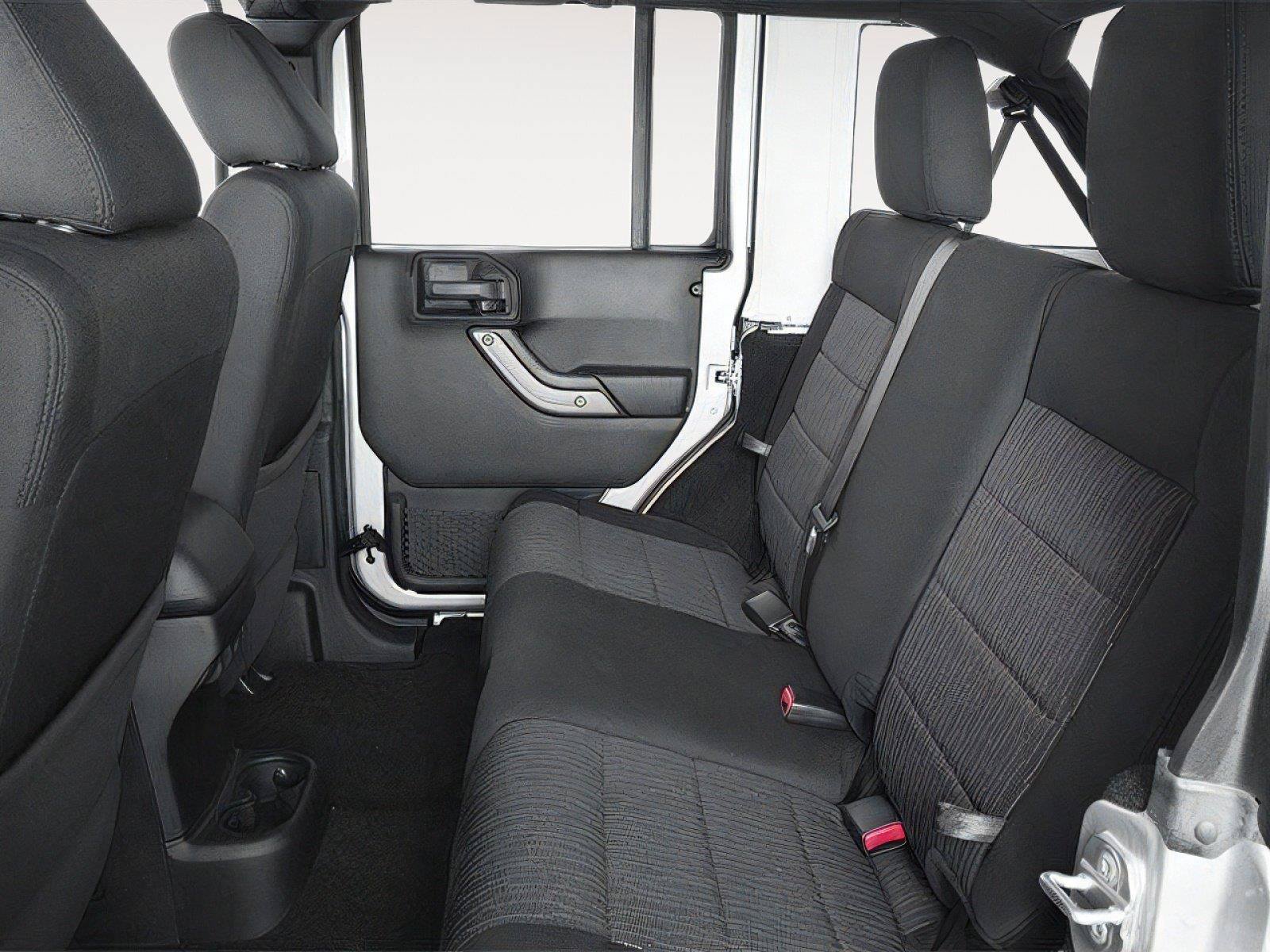 Used 2014 Jeep Wrangler Unlimited Sahara w/ Connectivity Group AWD/4WD image 10