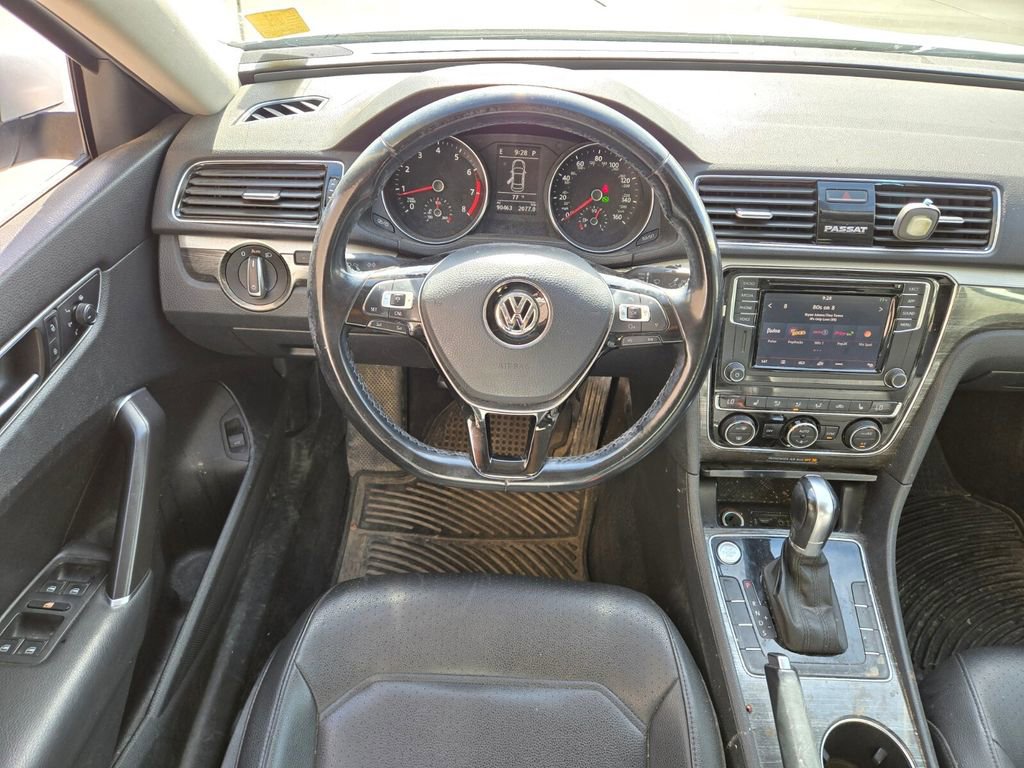 Used 2018 Volkswagen Passat 2.0T SE image 7