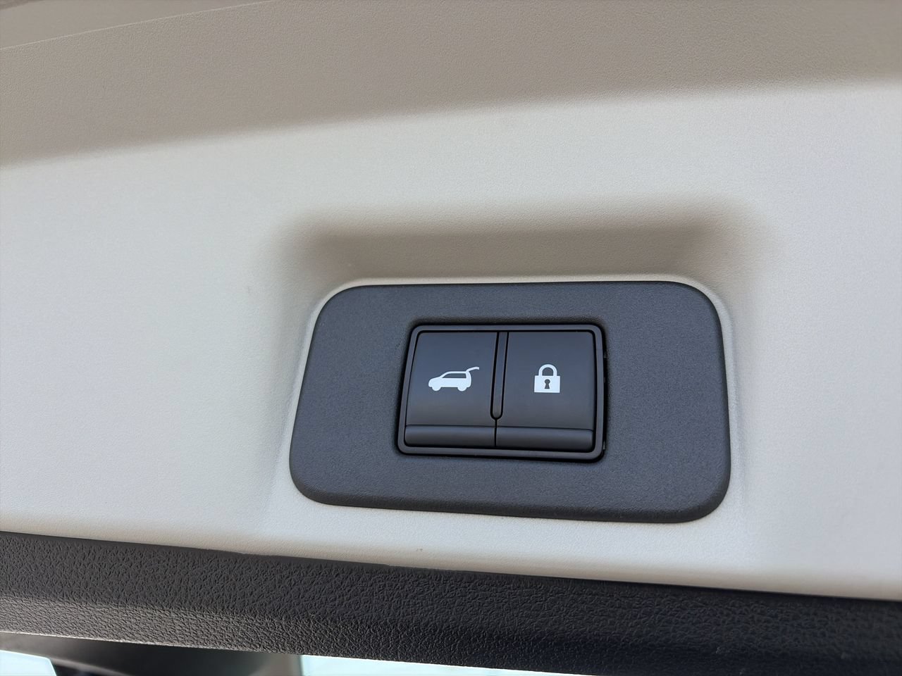 Certified 2023 Nissan Ariya AWD/4WD image 11