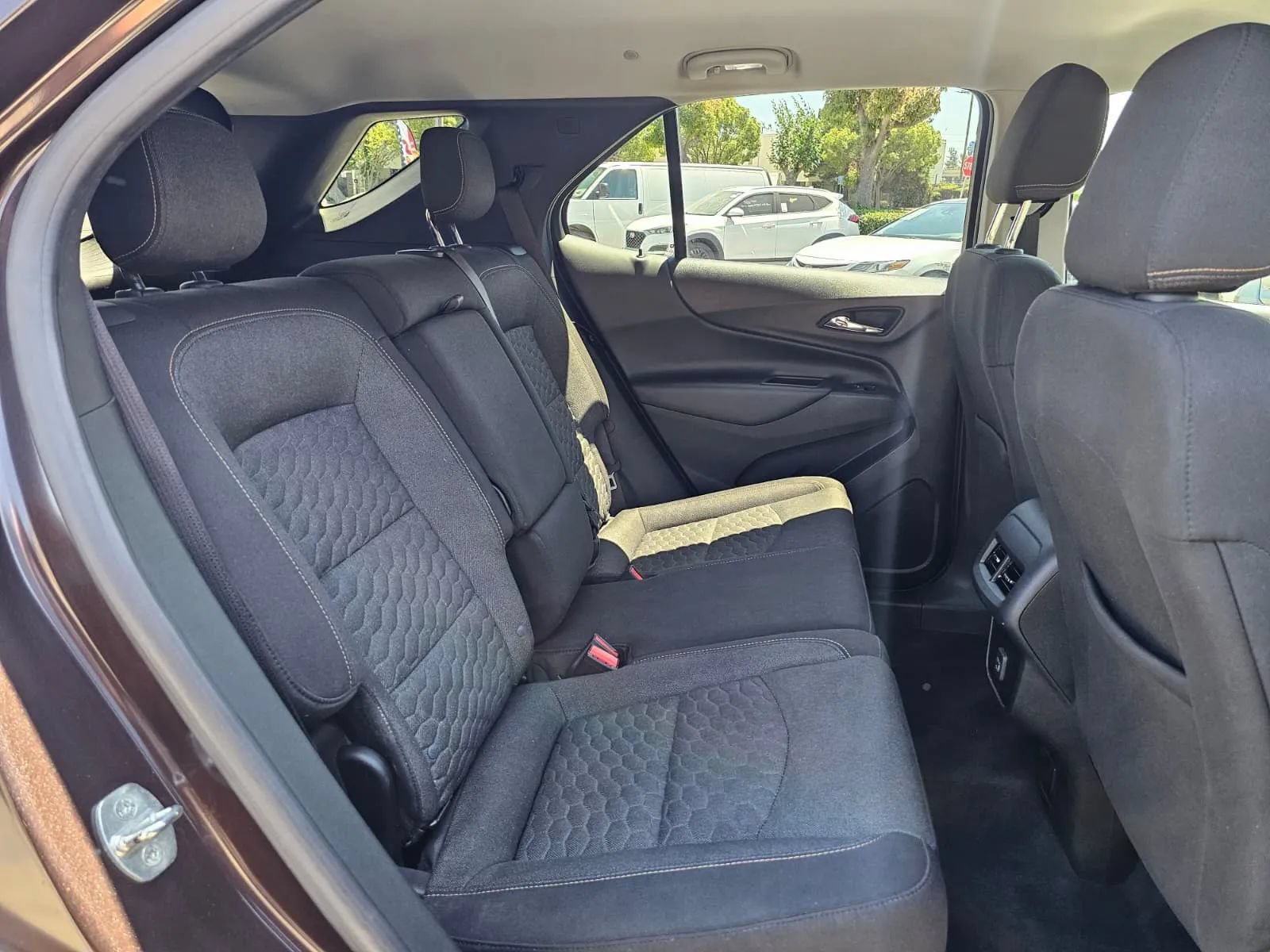 Used 2020 Chevrolet Equinox LT FWD image 16