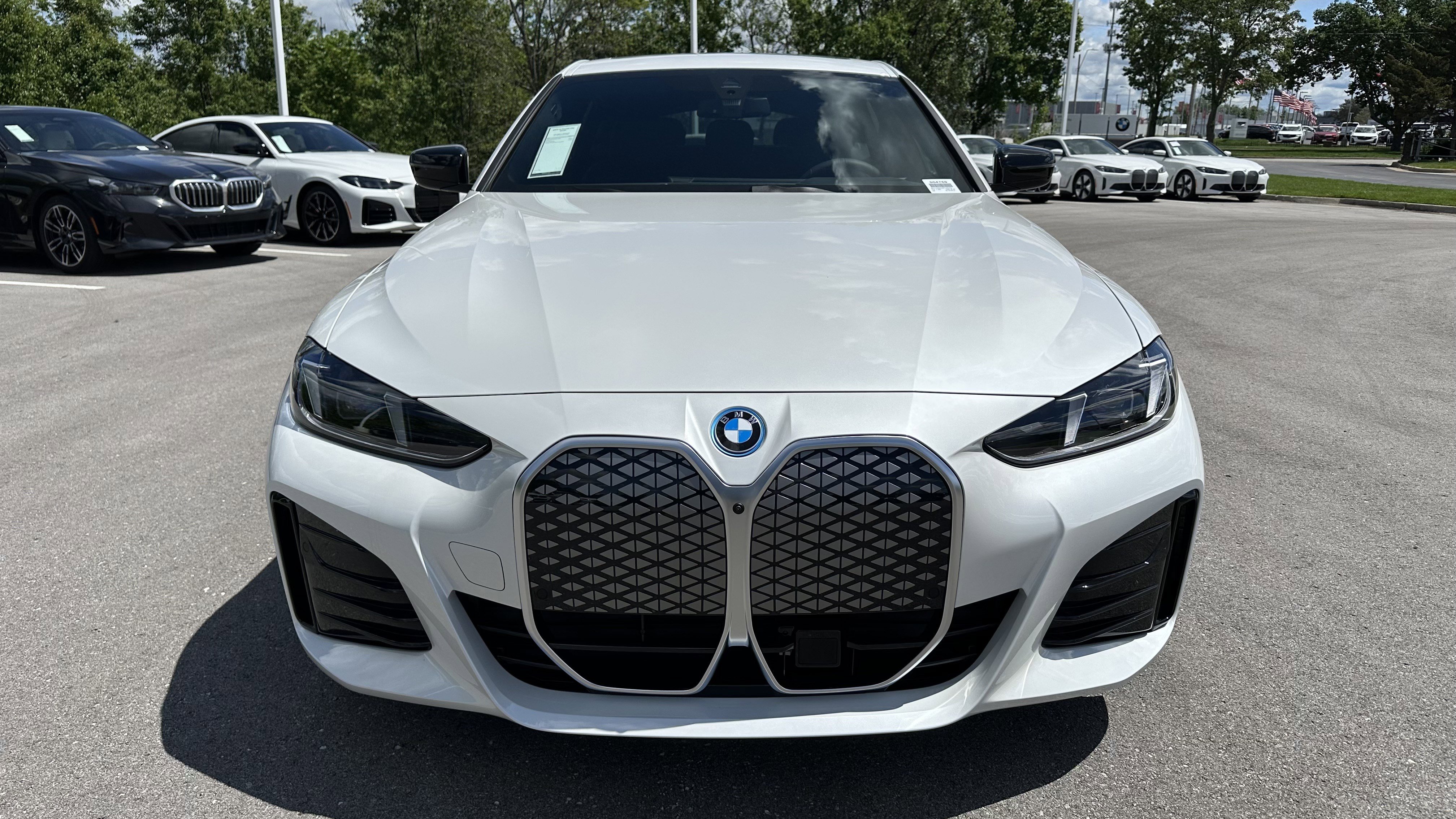 Used 2025 BMW i4 xDrive40i w/ M Sport Package AWD/4WD image 3