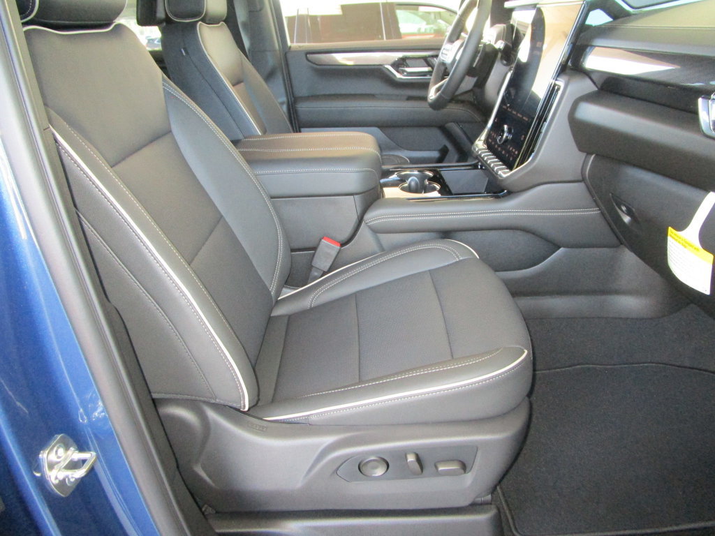 New 2026 GMC Yukon Elevation w/ Elevation Premium Package RWD image 30