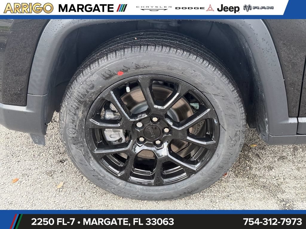 Used 2023 Jeep Compass Latitude AWD/4WD image 19