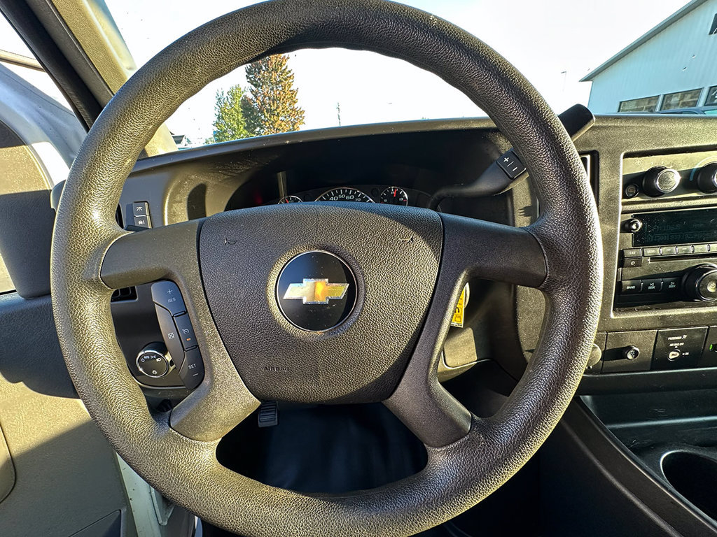 Used 2018 Chevrolet Express 3500 w/ Driver Convenience Package RWD image 32