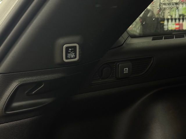 Certified 2025 Jeep Grand Cherokee Limited image 11