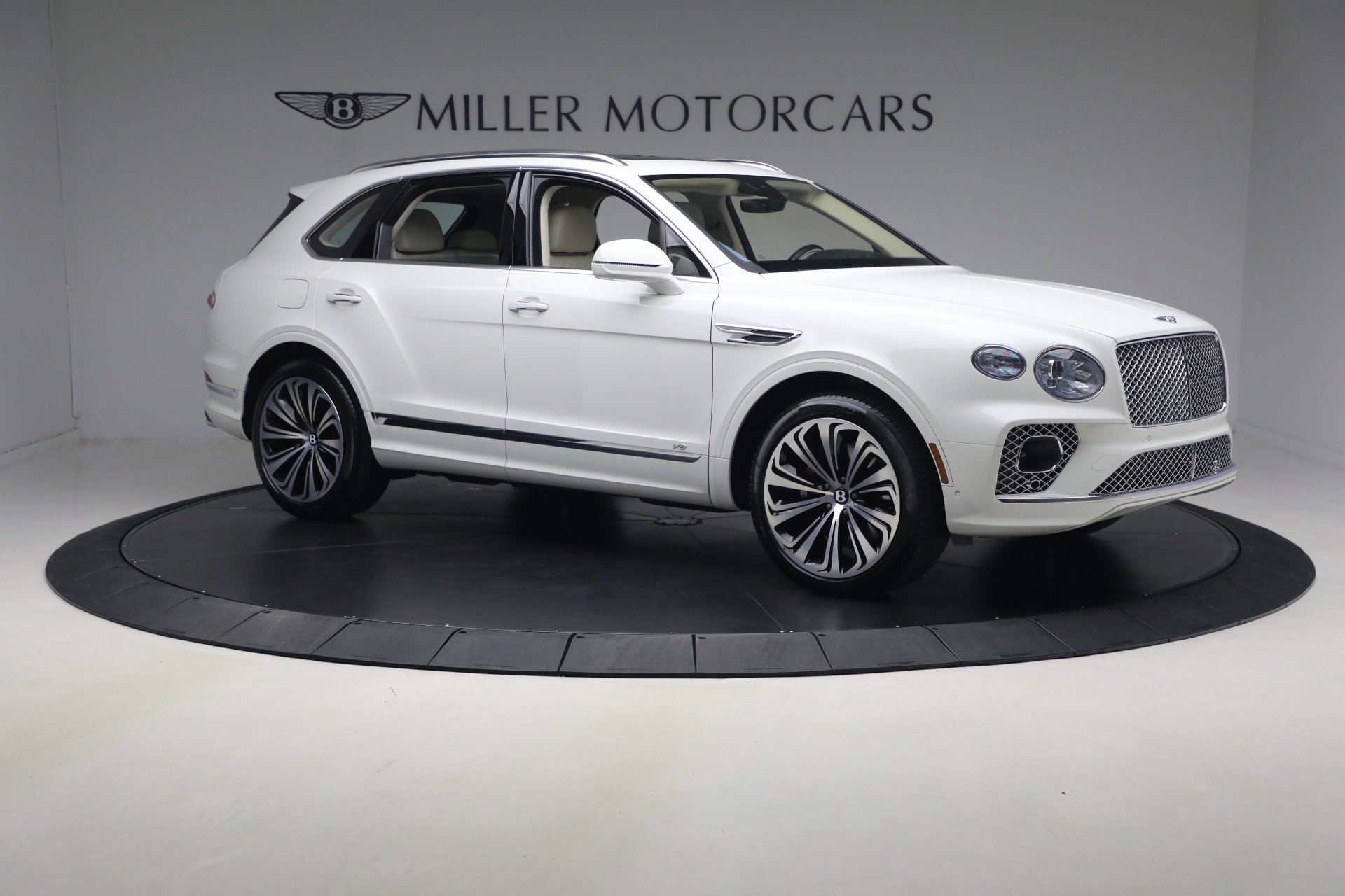 Used 2022 Bentley Bentayga AWD/4WD image 10