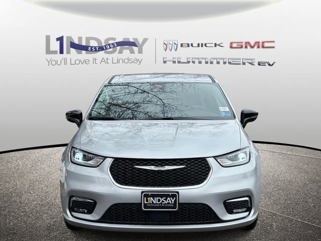 Used 2024 Chrysler Pacifica Touring-L image 6