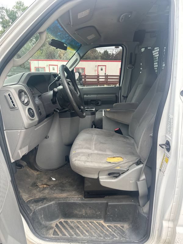 Used 2011 Ford E-250 and Econoline 250 w/ PWR Group RWD image 2