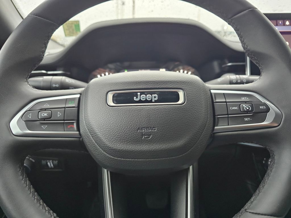 Used 2024 Jeep Compass Latitude AWD/4WD image 19