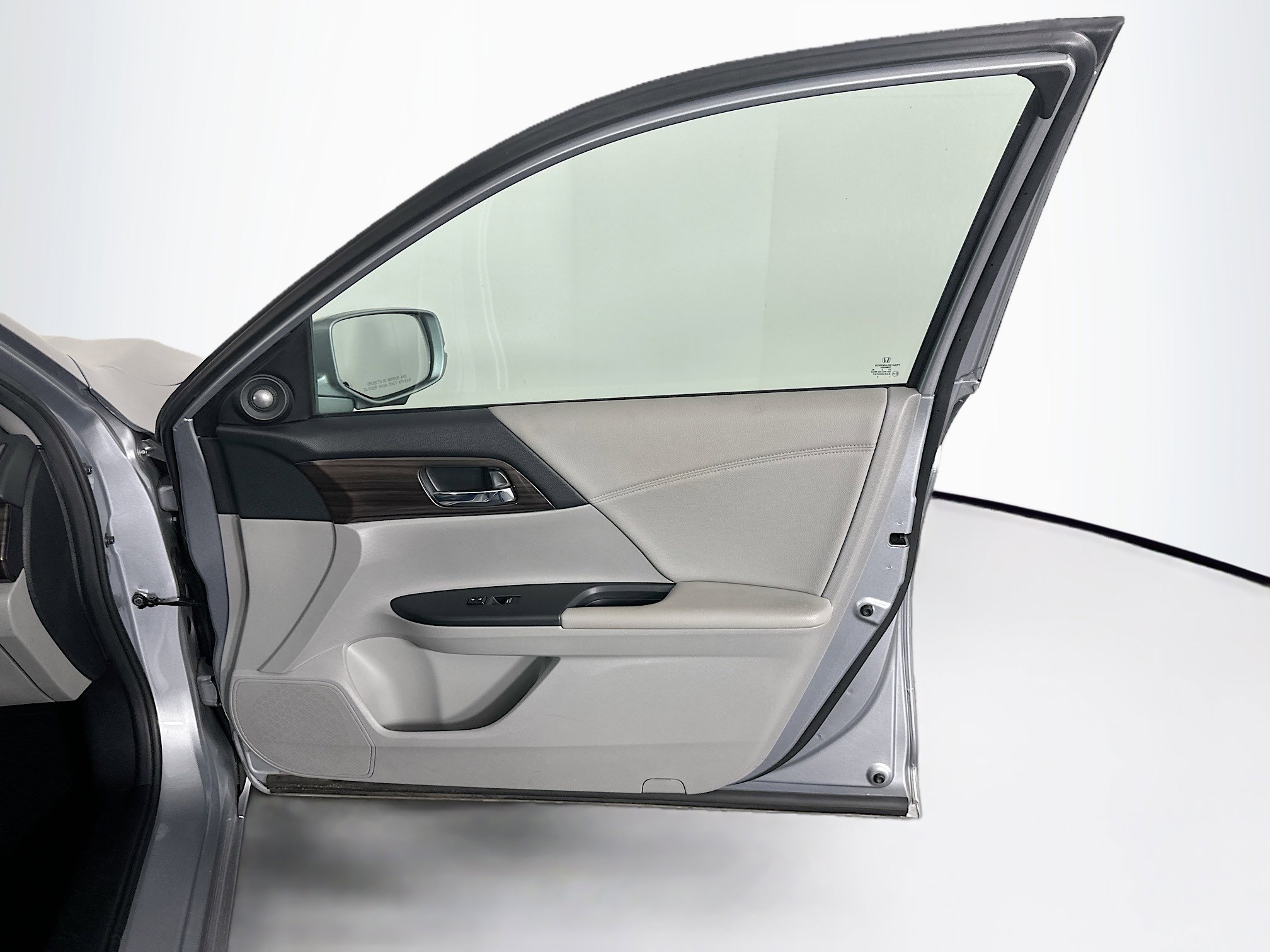 Used 2017 Honda Accord EX-L image 32