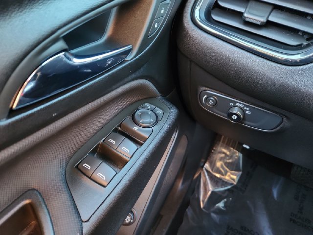 Used 2024 Chevrolet Equinox RS FWD image 39