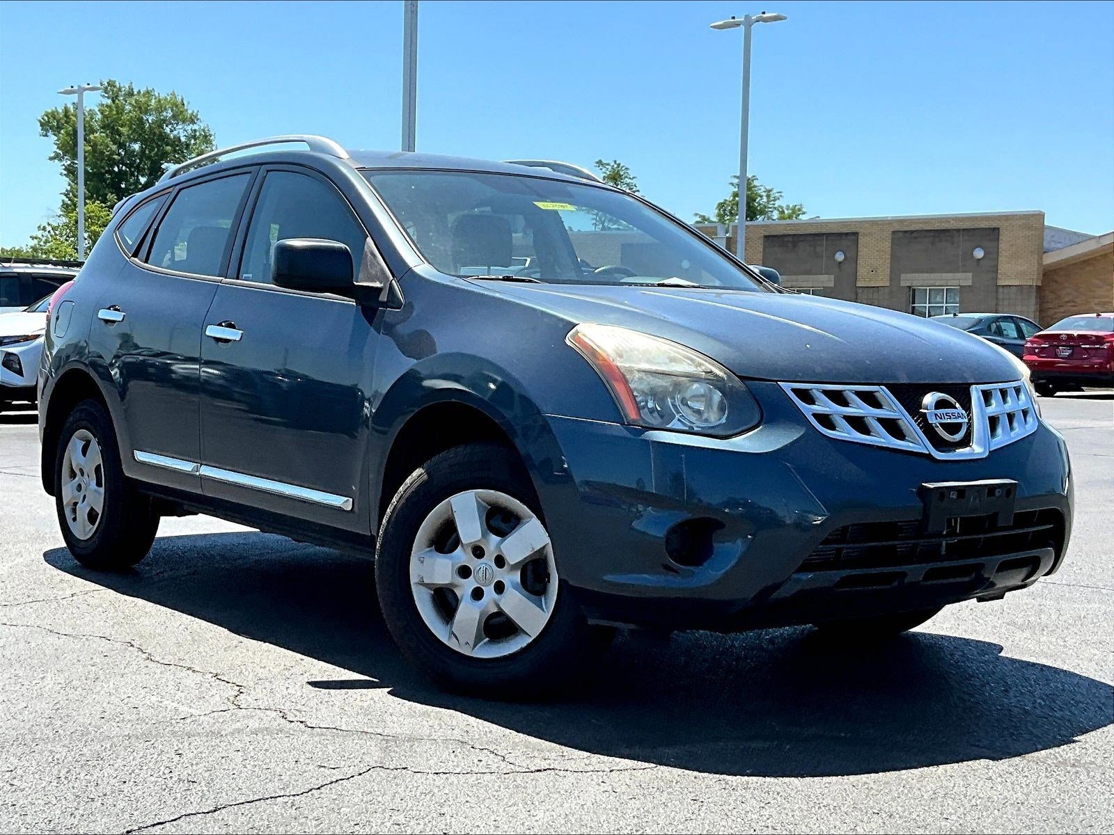 Used 2014 Nissan Rogue S w/ Convenience Package FWD image 3