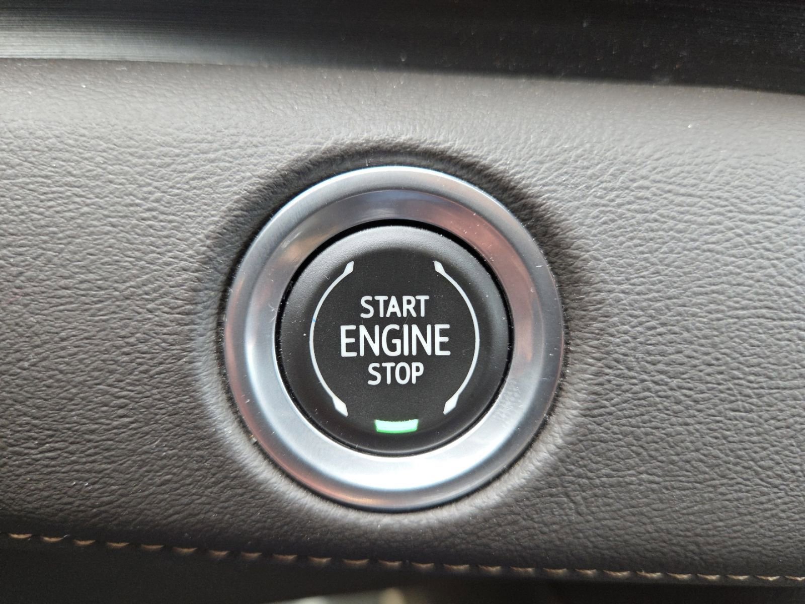 Used 2021 Cadillac Escalade Premium Luxury AWD/4WD image 9