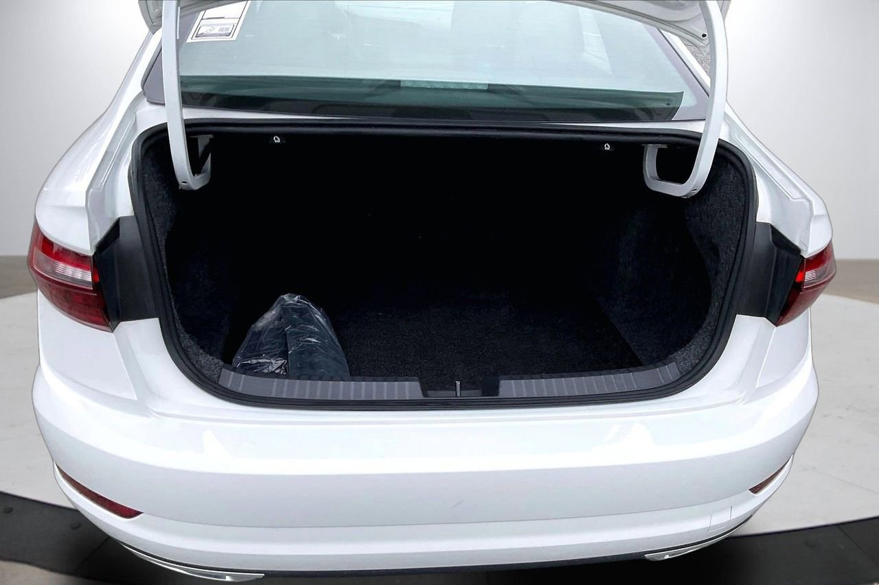 Used 2021 Volkswagen Jetta R-Line image 25