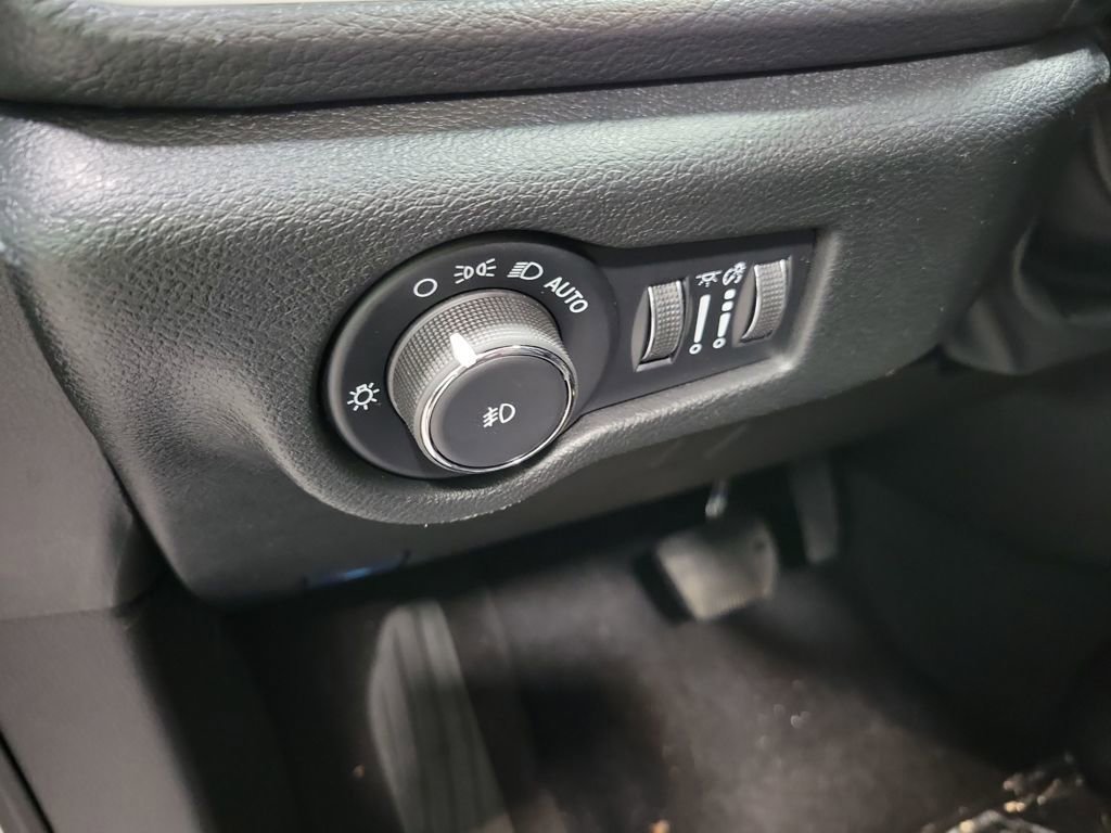 New 2026 Chrysler Pacifica Select w/ S Appearance Package image 14