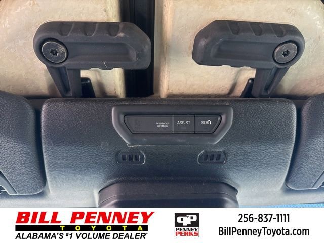 Used 2019 Jeep Wrangler Unlimited Sahara w/ Quick Order Package 24M Moab image 35