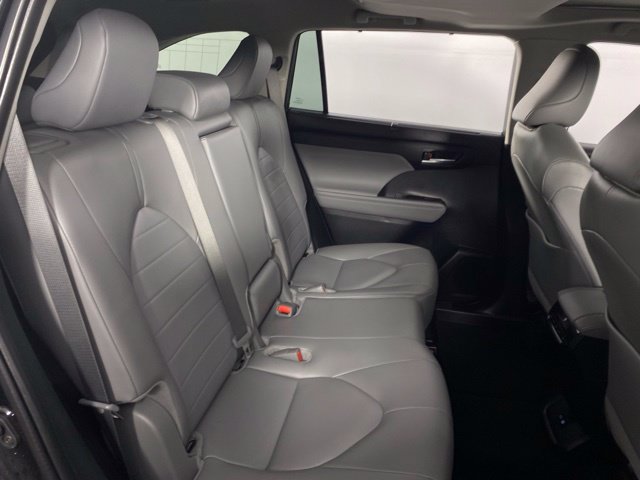 Used 2026 Toyota Highlander XLE AWD/4WD image 17