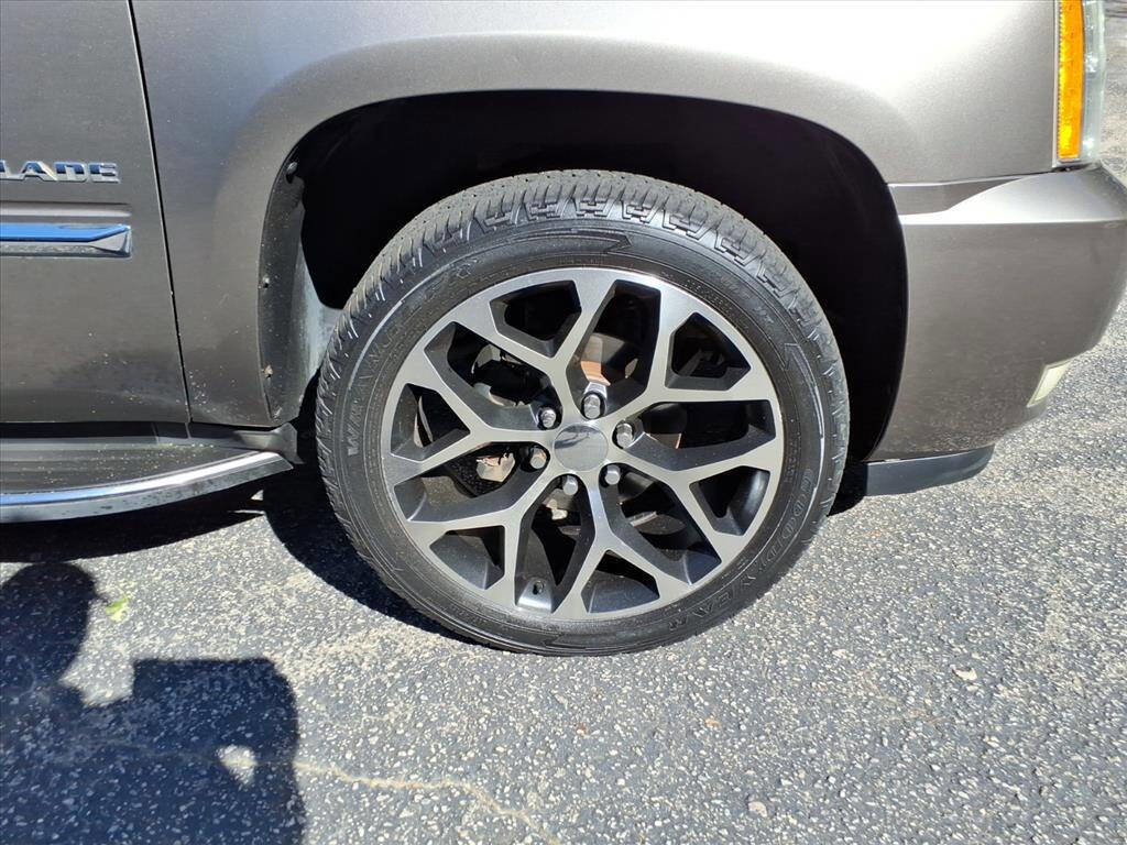 Used 2011 Cadillac Escalade AWD image 13