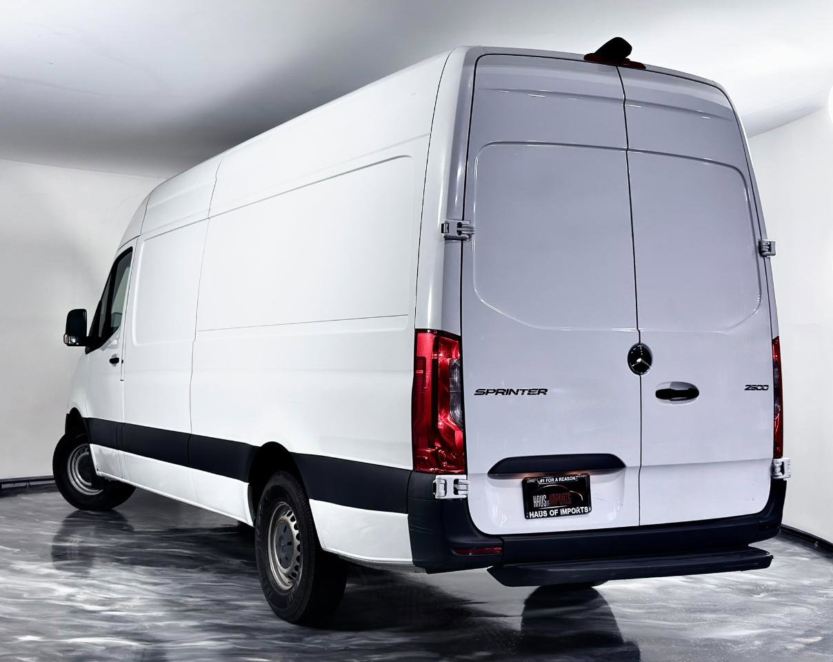 Used 2022 Mercedes-Benz Sprinter 2500 image 11