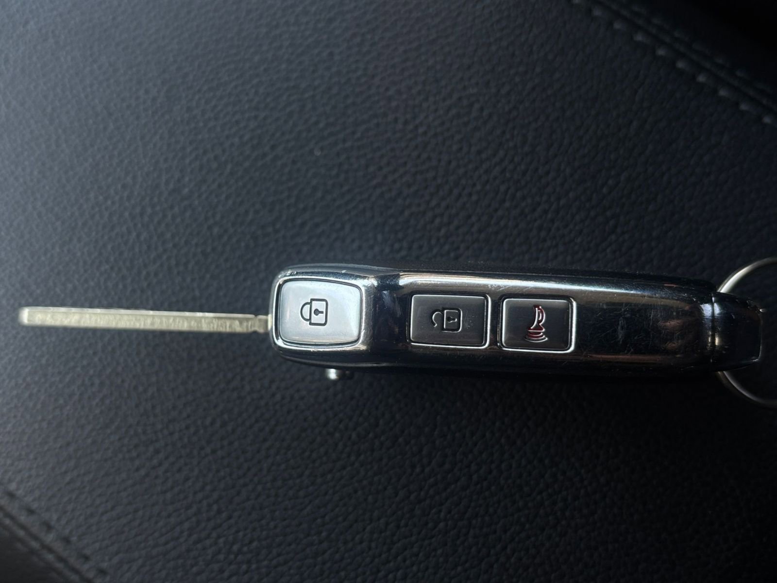 Used 2025 Kia Sportage LX image 21