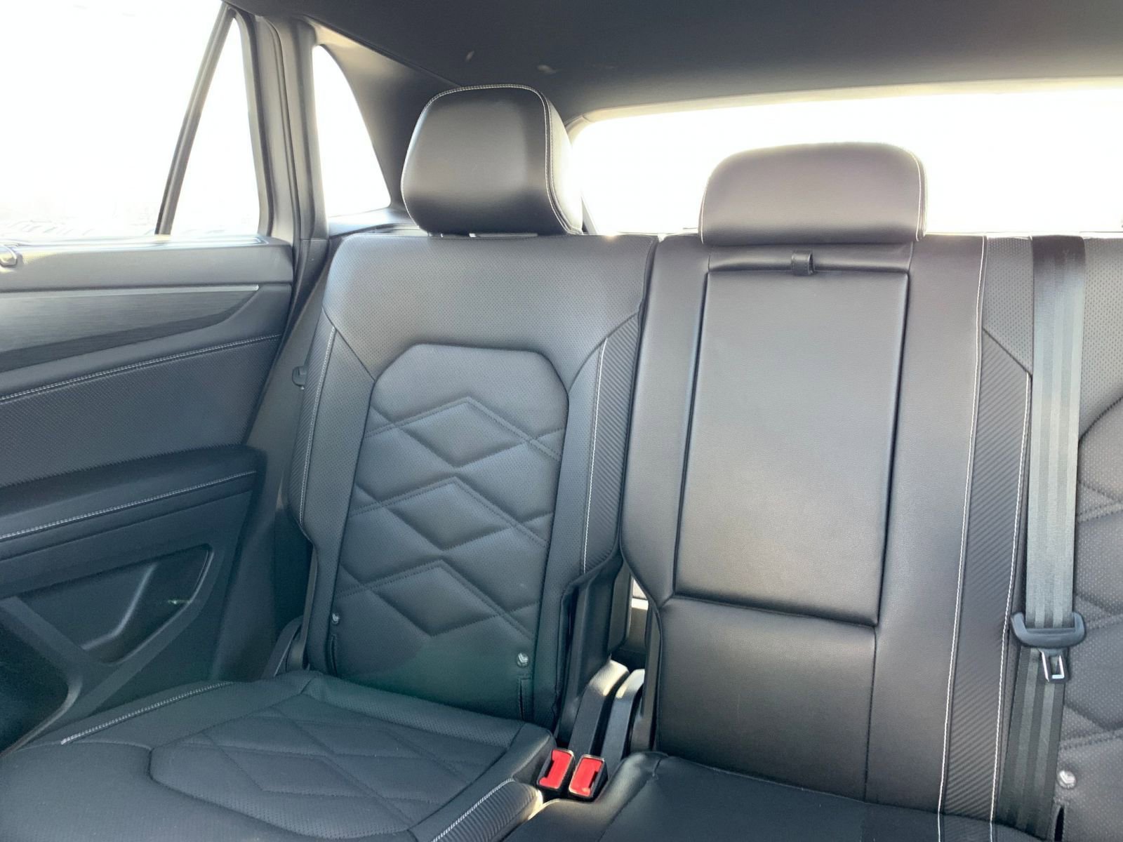 Used 2025 Volkswagen Atlas Cross Sport SE image 40