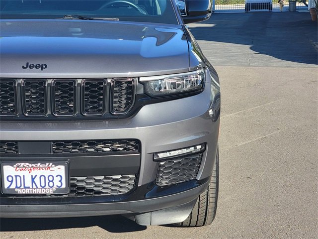 Used 2022 Jeep Grand Cherokee L Limited w/ Black Appearance Package image 3