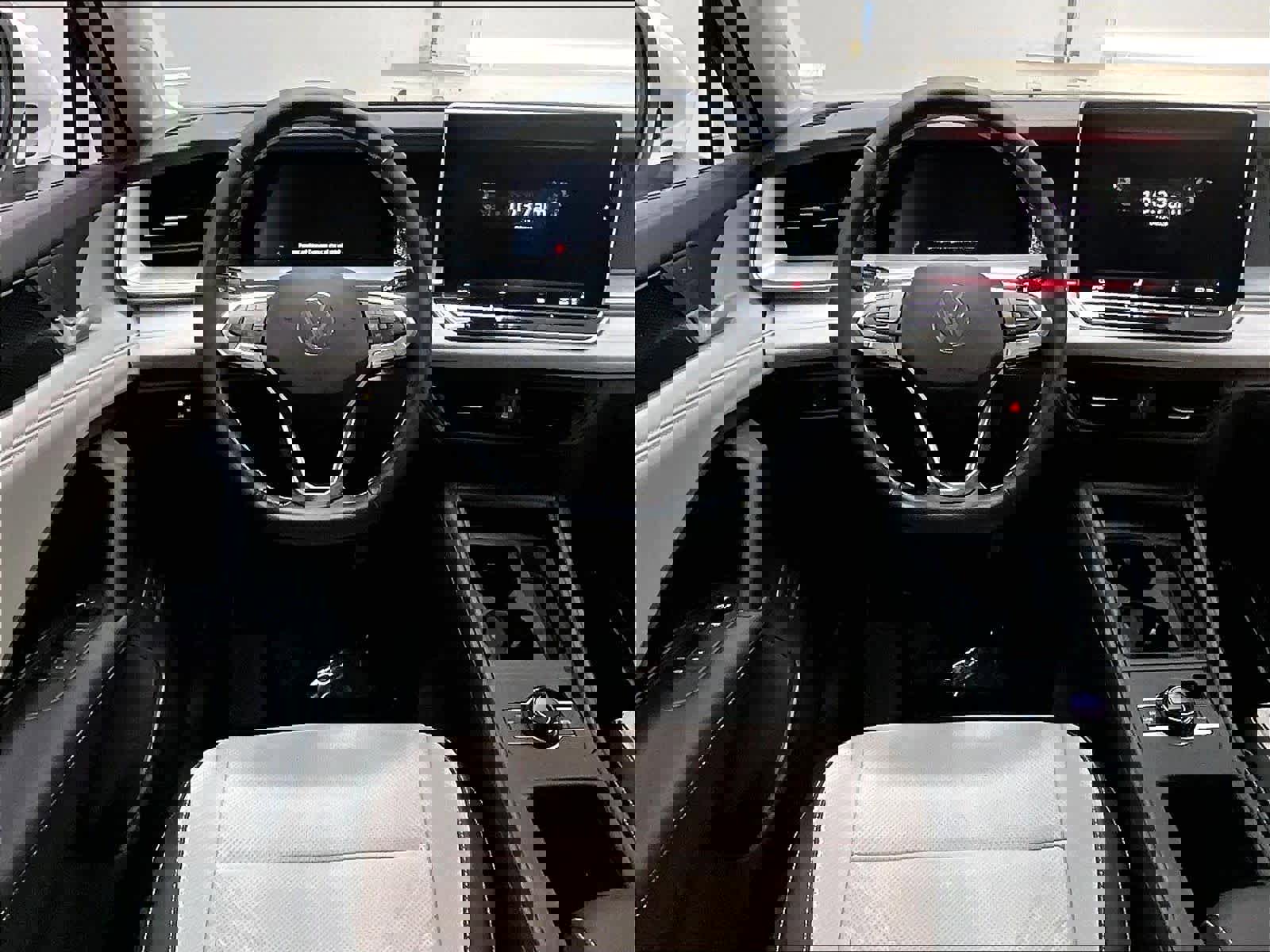 Certified 2025 Volkswagen Tiguan SE FWD image 7