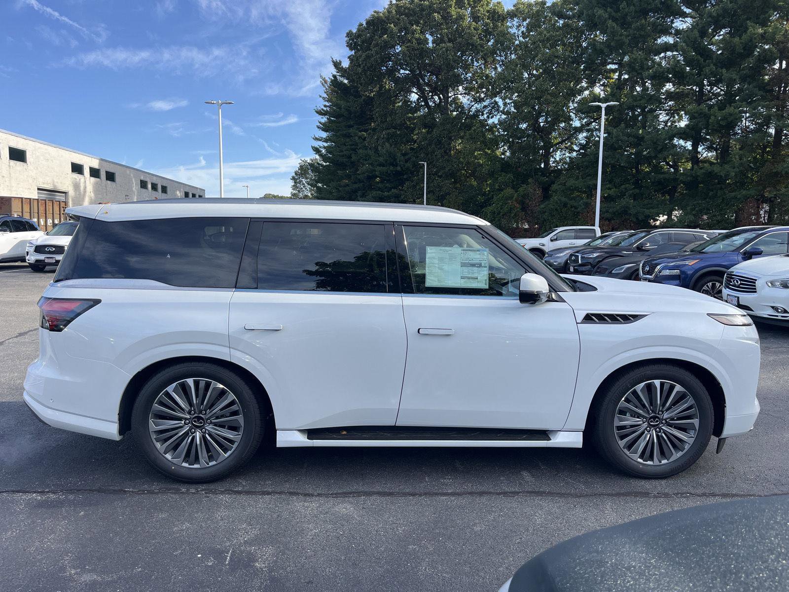 New 2026 INFINITI QX80 Luxe w/ Cargo Package image 2