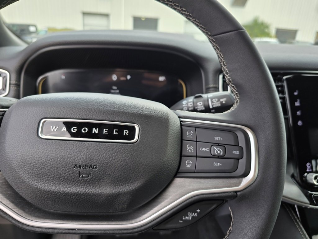 New 2025 Jeep Wagoneer L Series II w/ HD Trailer Tow Package w/25F image 20