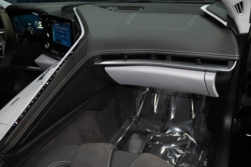 Used 2024 Chevrolet Corvette Z06 RWD image 13