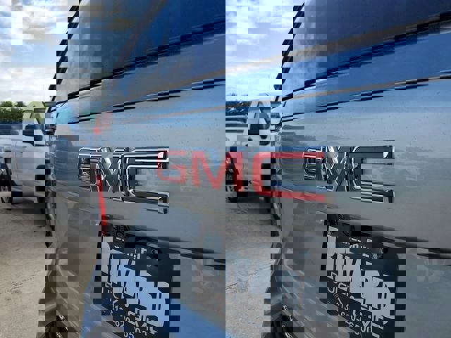 New 2026 GMC Yukon XL AT4 image 7