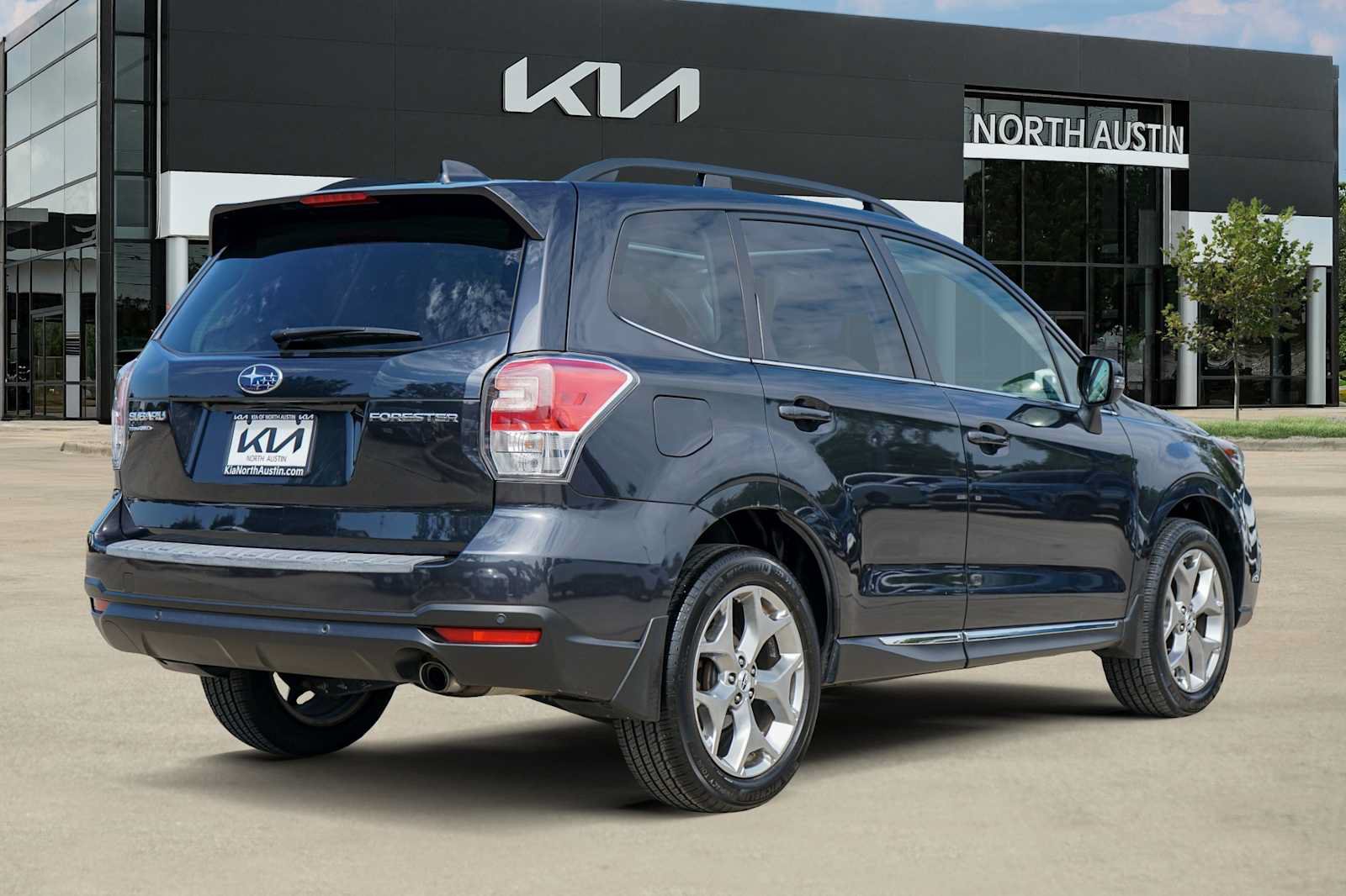 Used 2018 Subaru Forester 2.5i Touring AWD/4WD image 5