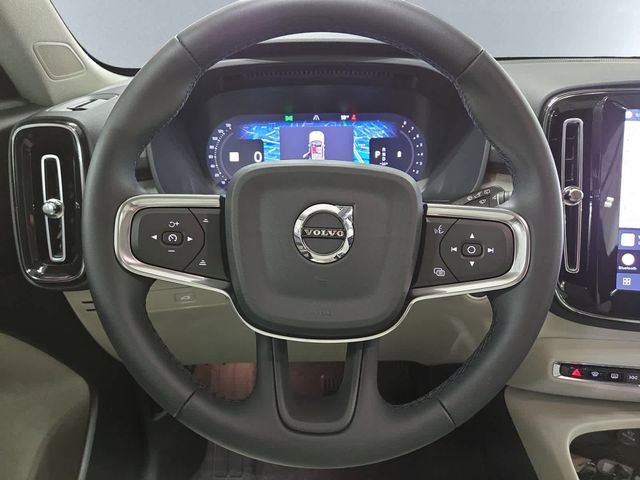 New 2025 Volvo XC40 B5 Plus w/ Protection Package Premier image 21