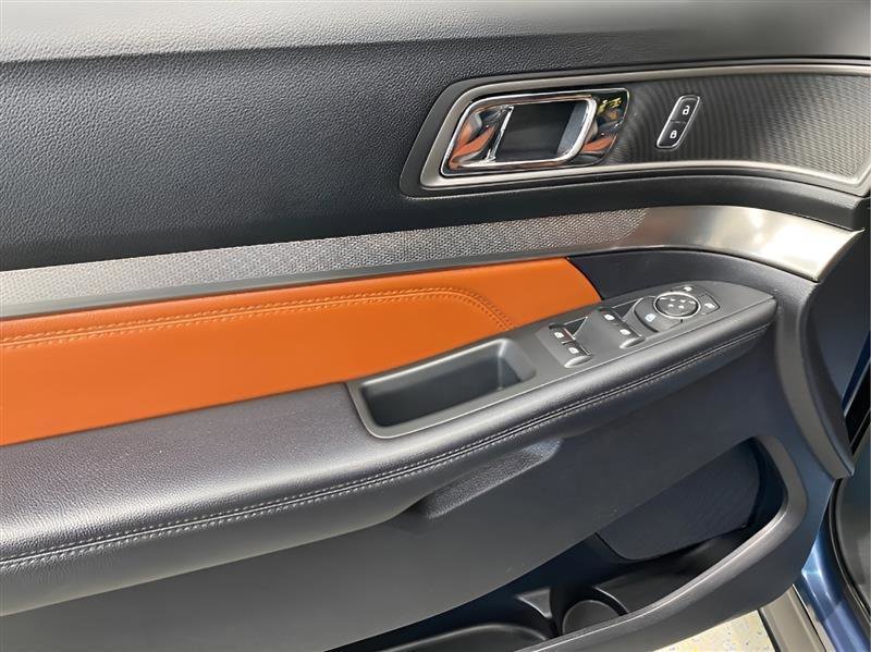 Used 2019 Ford Explorer XLT w/ Equipment Group 202A AWD/4WD image 21