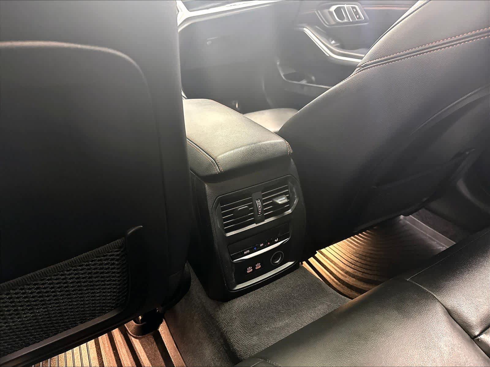 Used 2019 BMW 330i Sedan w/ Convenience Package RWD image 13