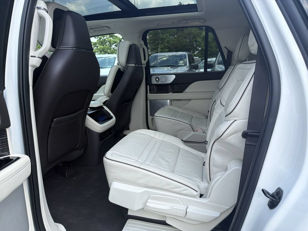 Certified 2024 Lincoln Navigator L Black Label AWD/4WD image 17