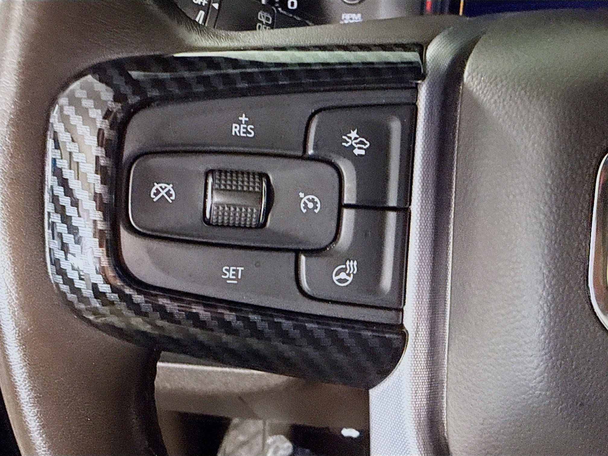 Used 2021 GMC Yukon SLT w/ SLT Luxury Package image 14