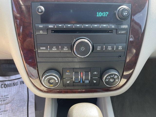 Used 2010 Chevrolet Impala LT w/ Luxury Edition Package FWD image 21