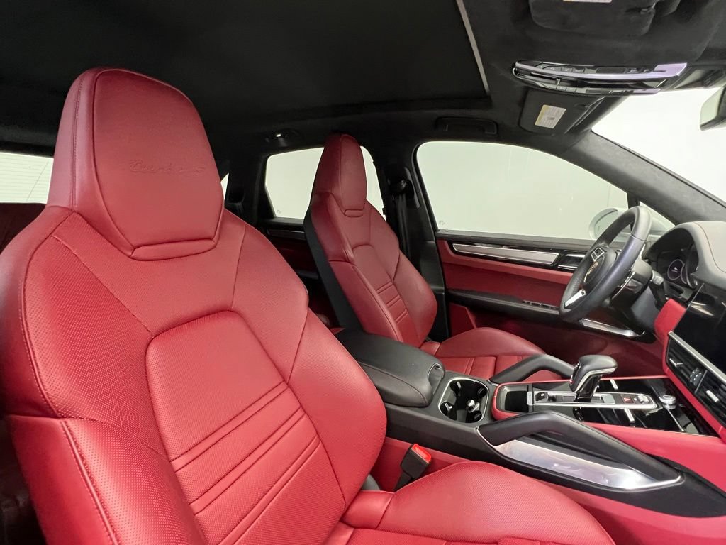 Certified 2023 Porsche Cayenne Turbo S AWD/4WD image 18