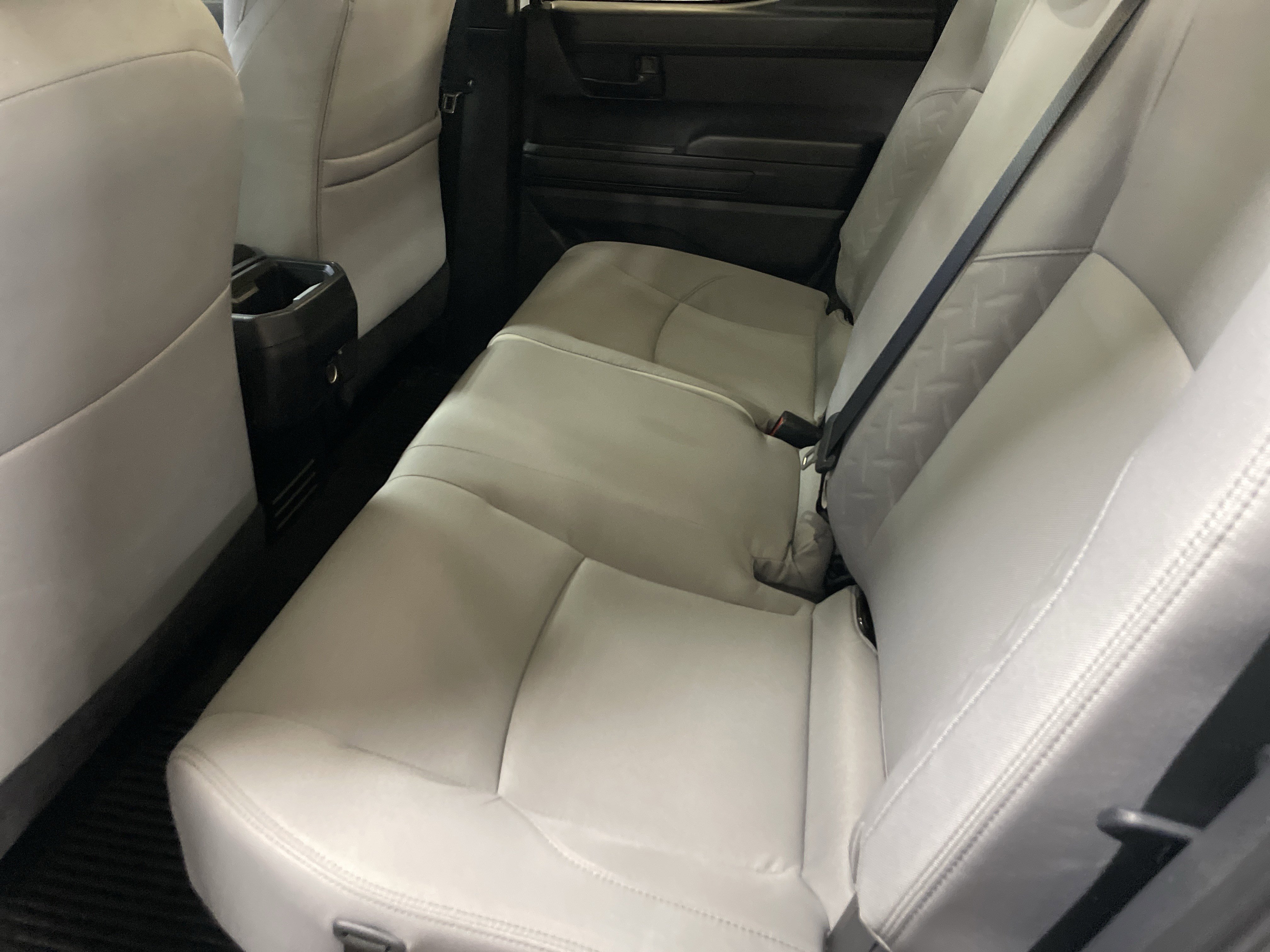 Used 2025 Toyota Tacoma SR5 AWD/4WD image 32