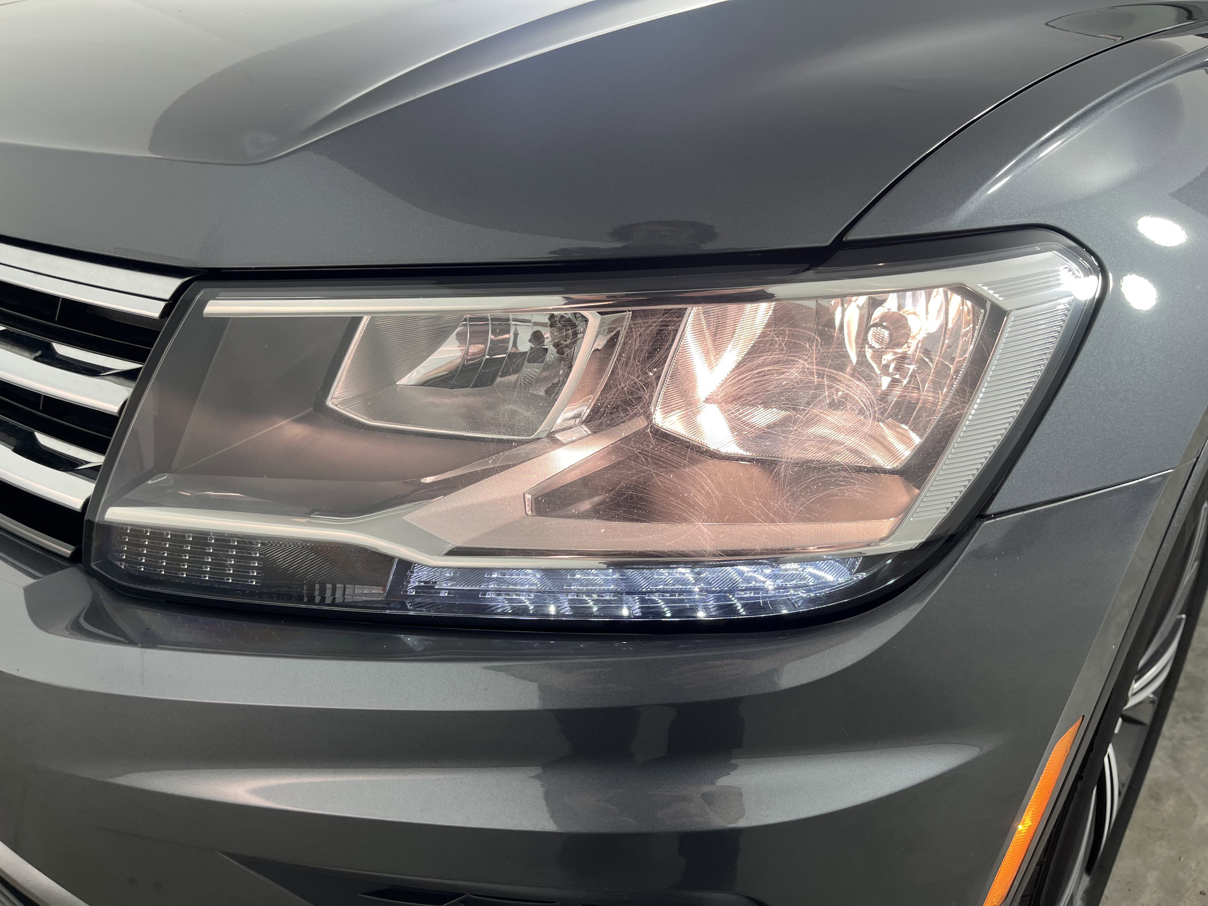 Used 2019 Volkswagen Tiguan SEL w/ 3rd Row Seat Package image 26