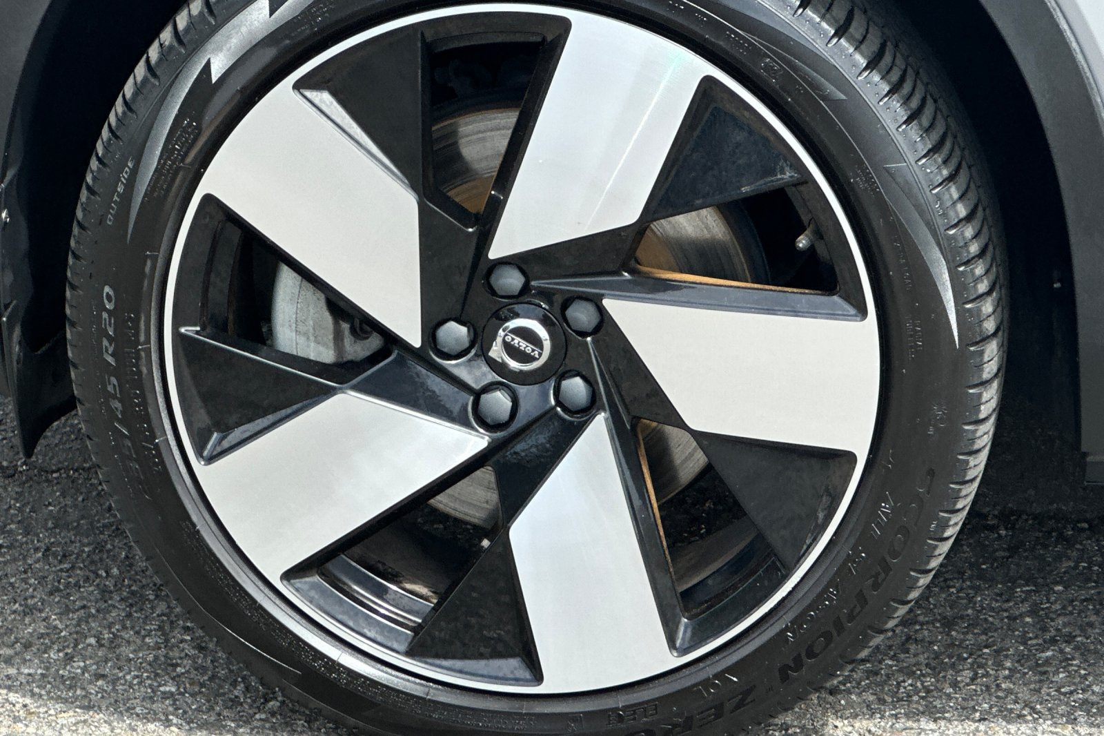 Certified 2023 Volvo C40 P8 Recharge Ultimate w/ Protection Package Premier AWD/4WD image 33